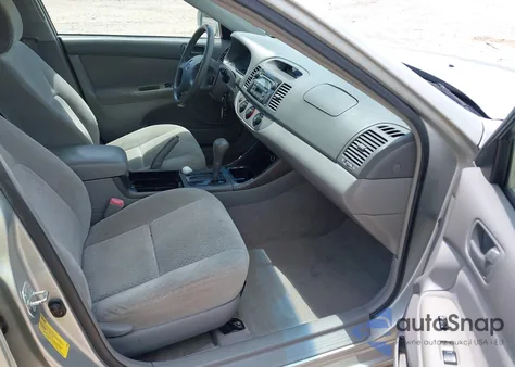 2004 Toyota Camry Le from USA, damaged, VIN 4T1BE30K84U267541